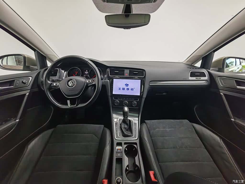 Volkswagen Golf, 2018 все фото