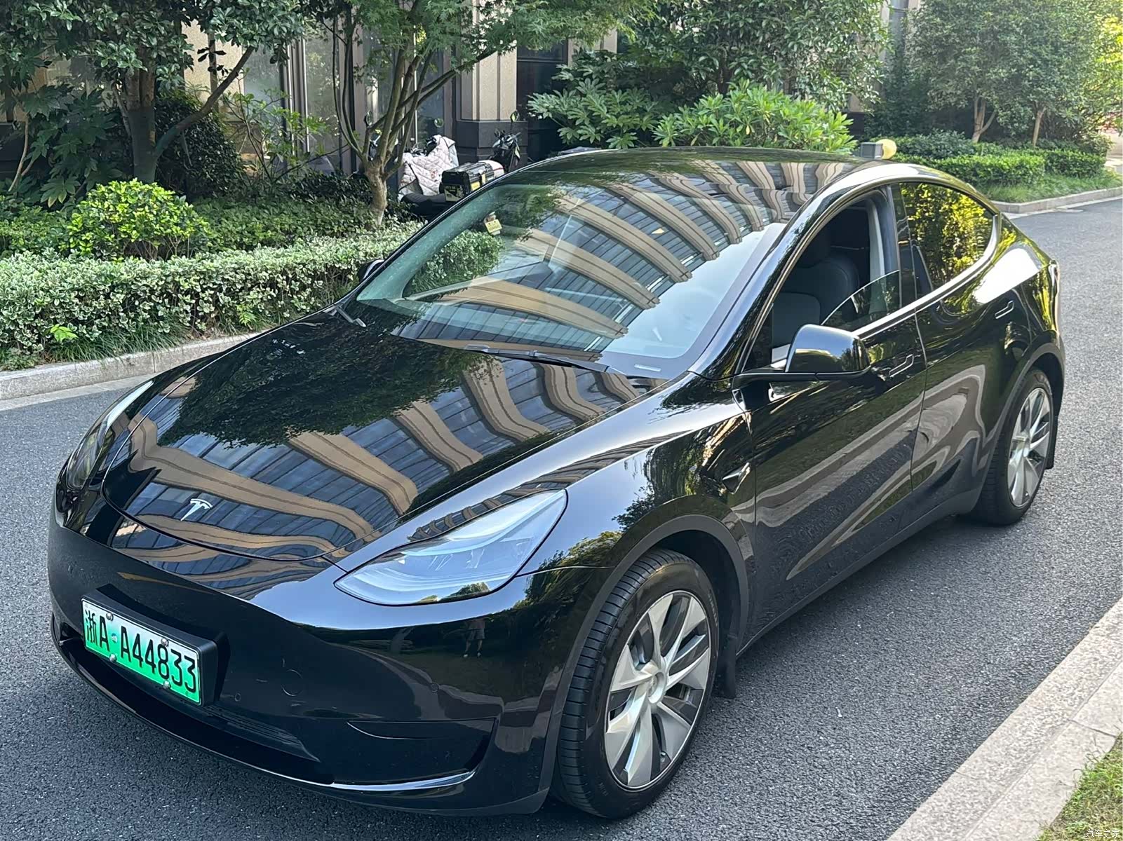 Tesla Model Y, 2022 1