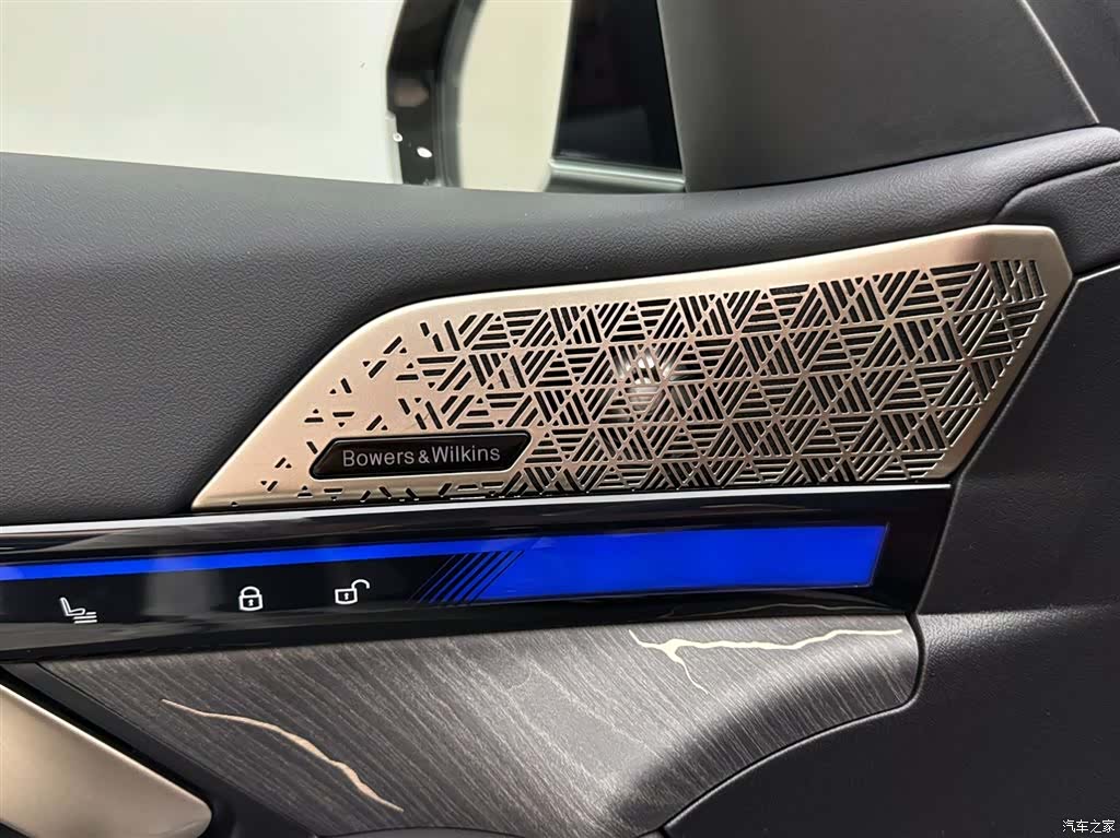 BMW 5 Series, 2025 15