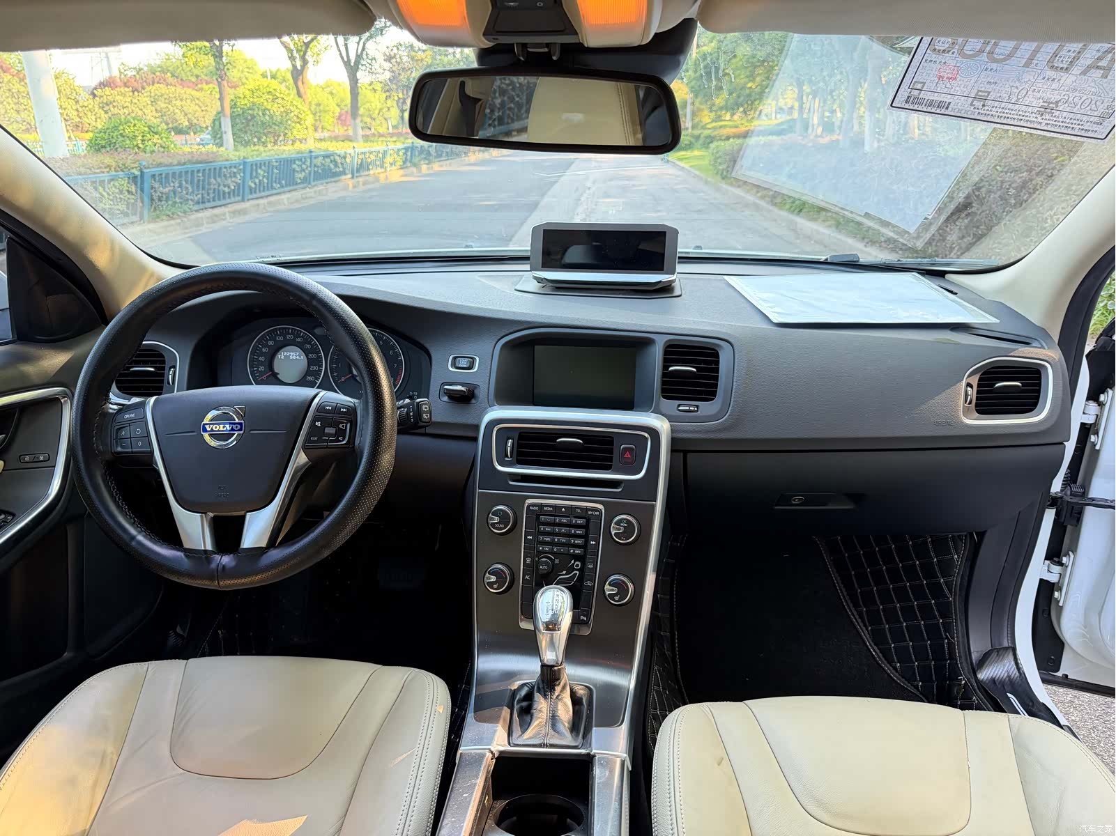 Volvo V60, 2013 15