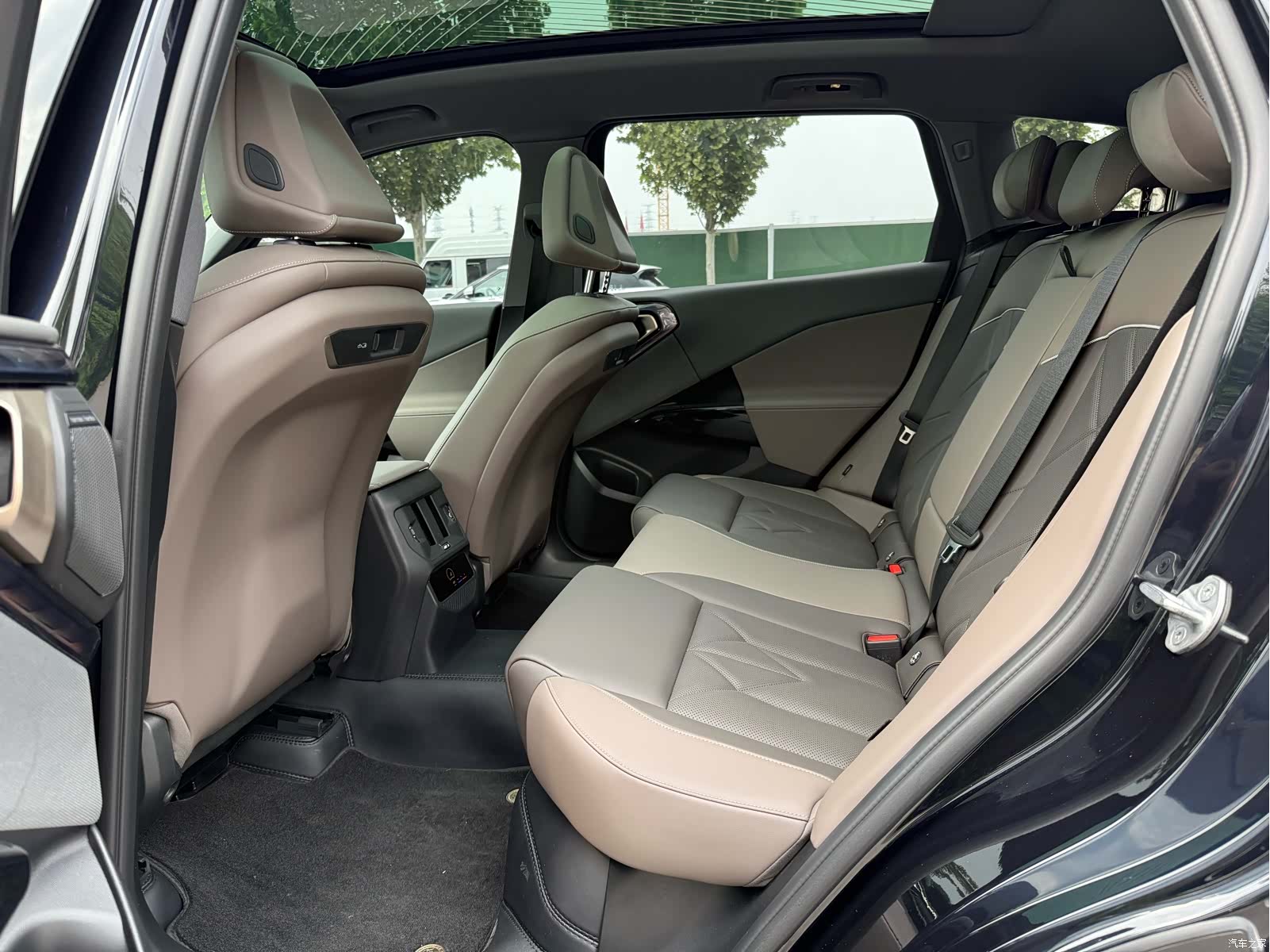 BMW X3, 2025 все фото