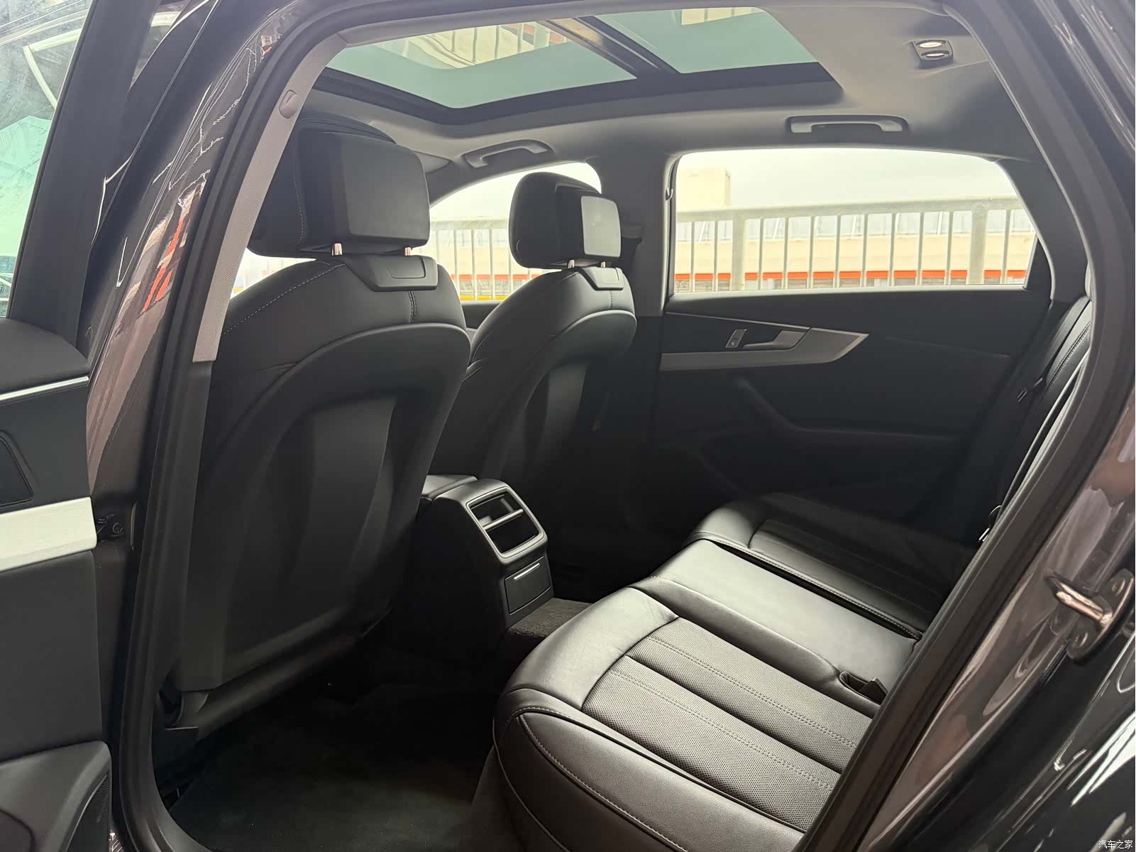 Audi A4L, 2024 все фото