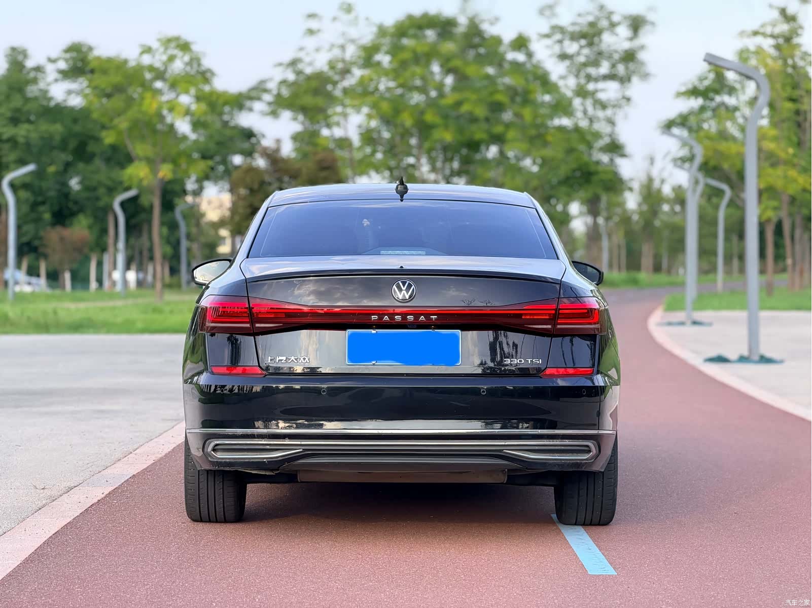Volkswagen Passat, 2022 все фото