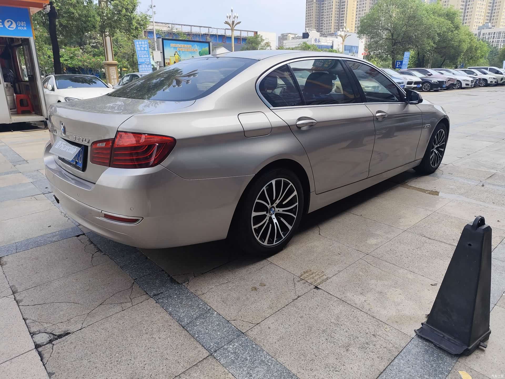 BMW 5 Series, 2015 9