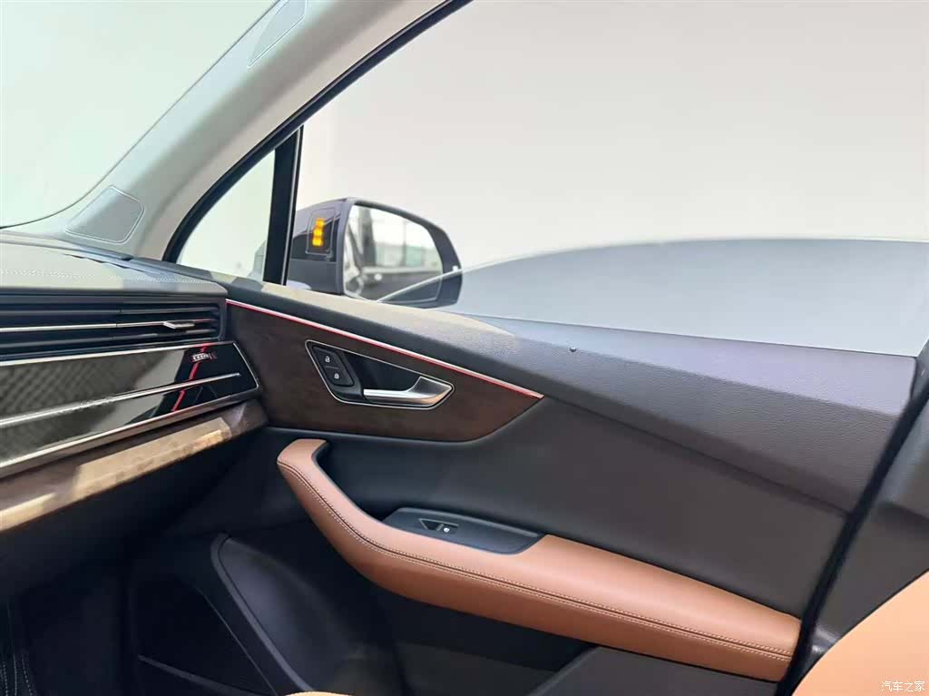 Audi Q7, 2025 18