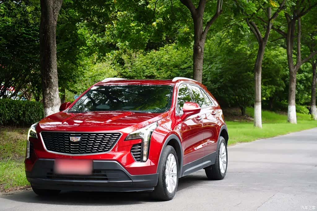 Cadillac XT4, 2022 2