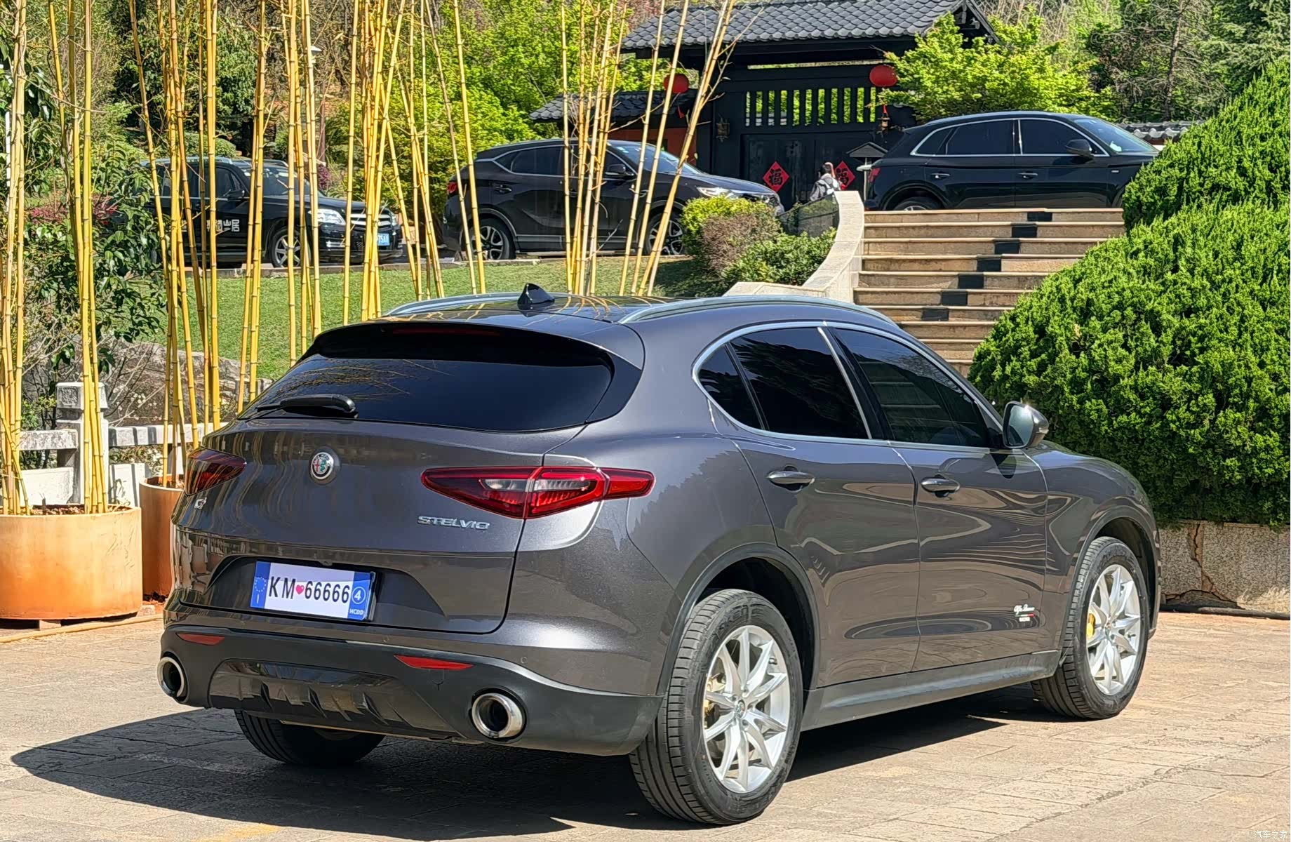 Alfa Romeo Stelvio, 2020 4