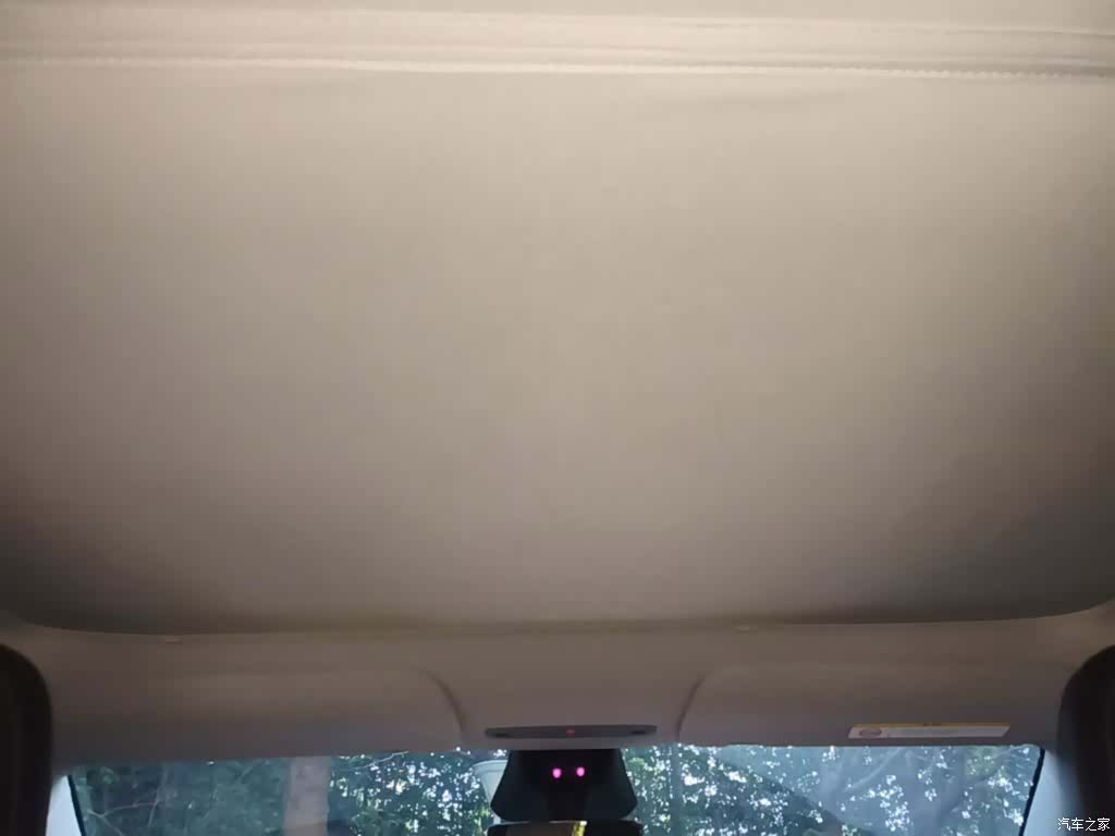 Tesla Model Y, 2025 18