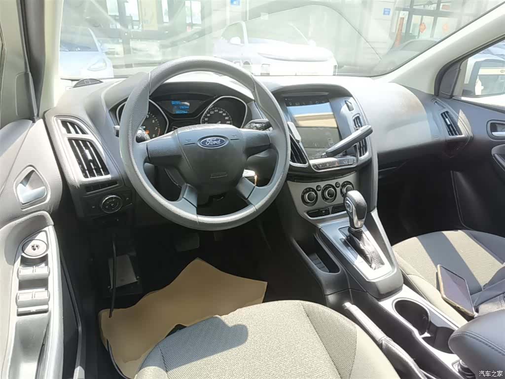 Ford Focus, 2014 10