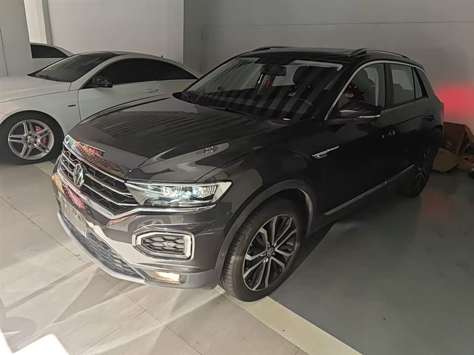 Volkswagen T-ROC exploring Songs