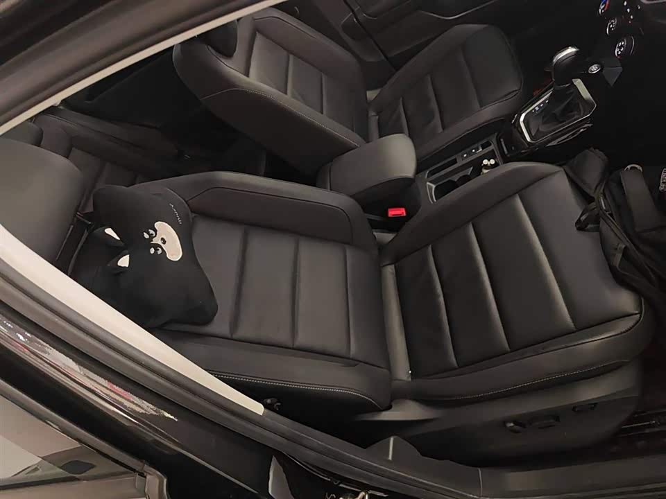 Volkswagen T-ROC exploring Songs