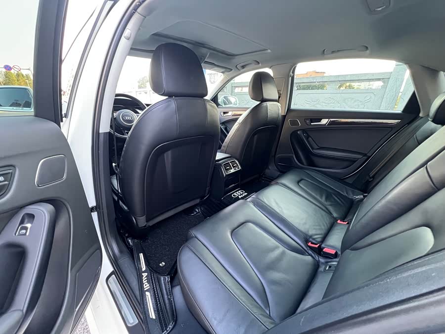 Audi A4L 2015, фото 5