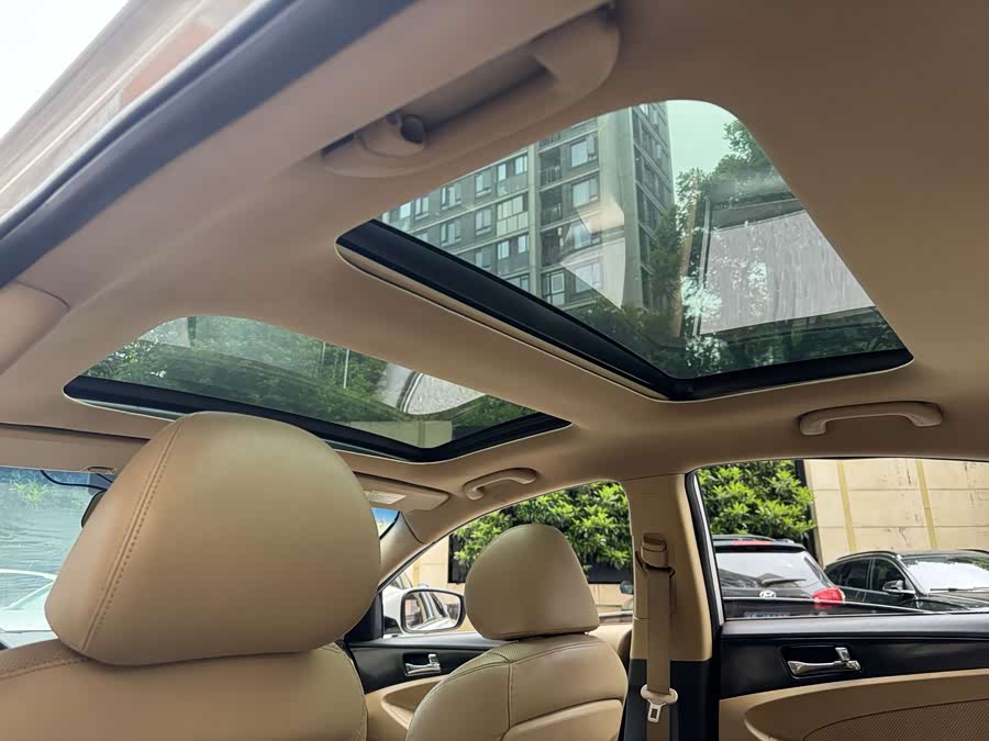 Hyundai Sonata 2011, фото 14
