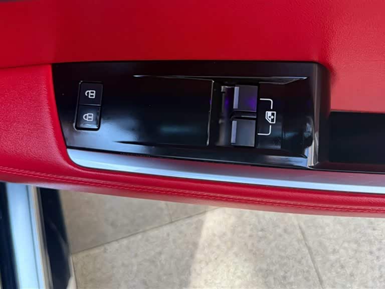 Jaguar XEL