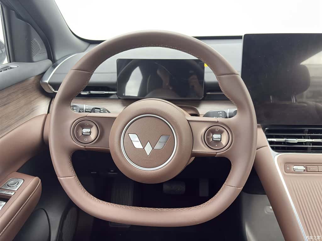 Wuling Starlight, 2024 10