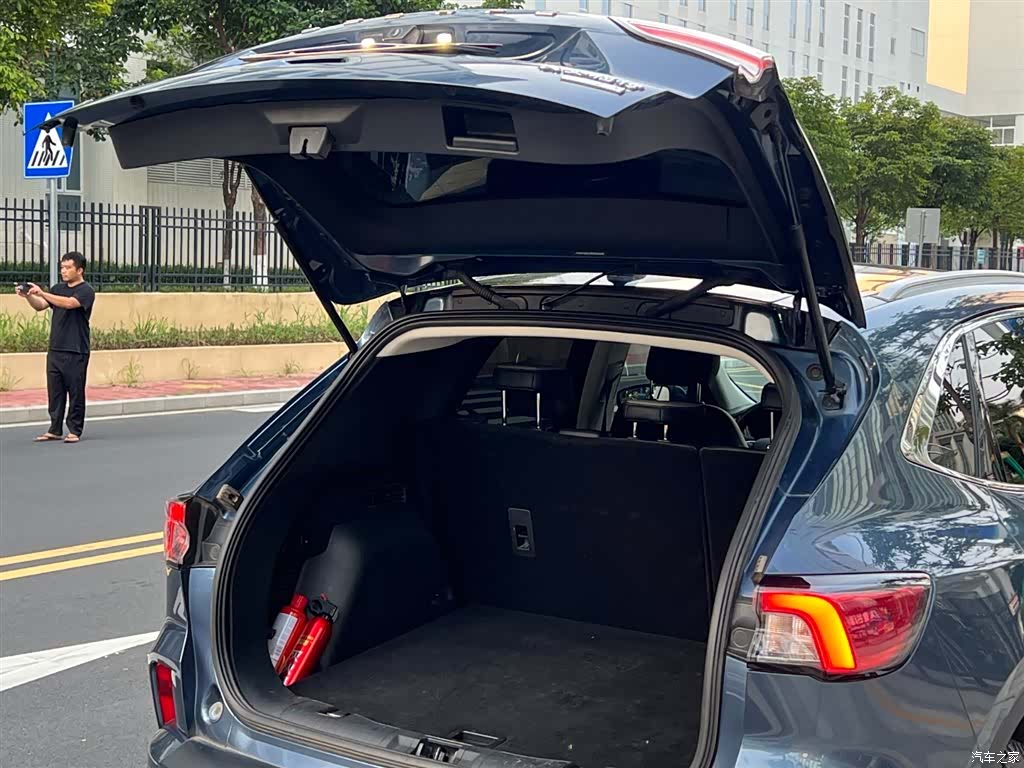 Ford Escape, 2022 28