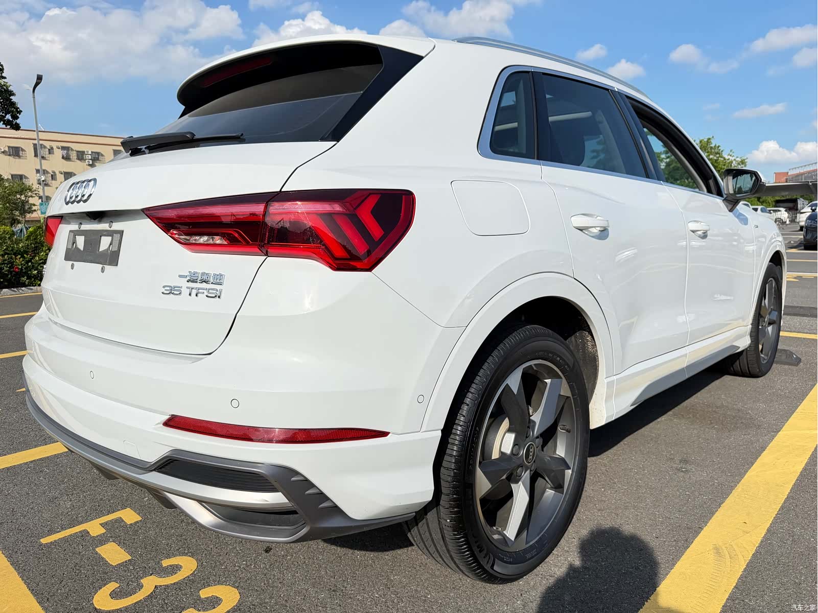 Audi Q3, 2022 все фото