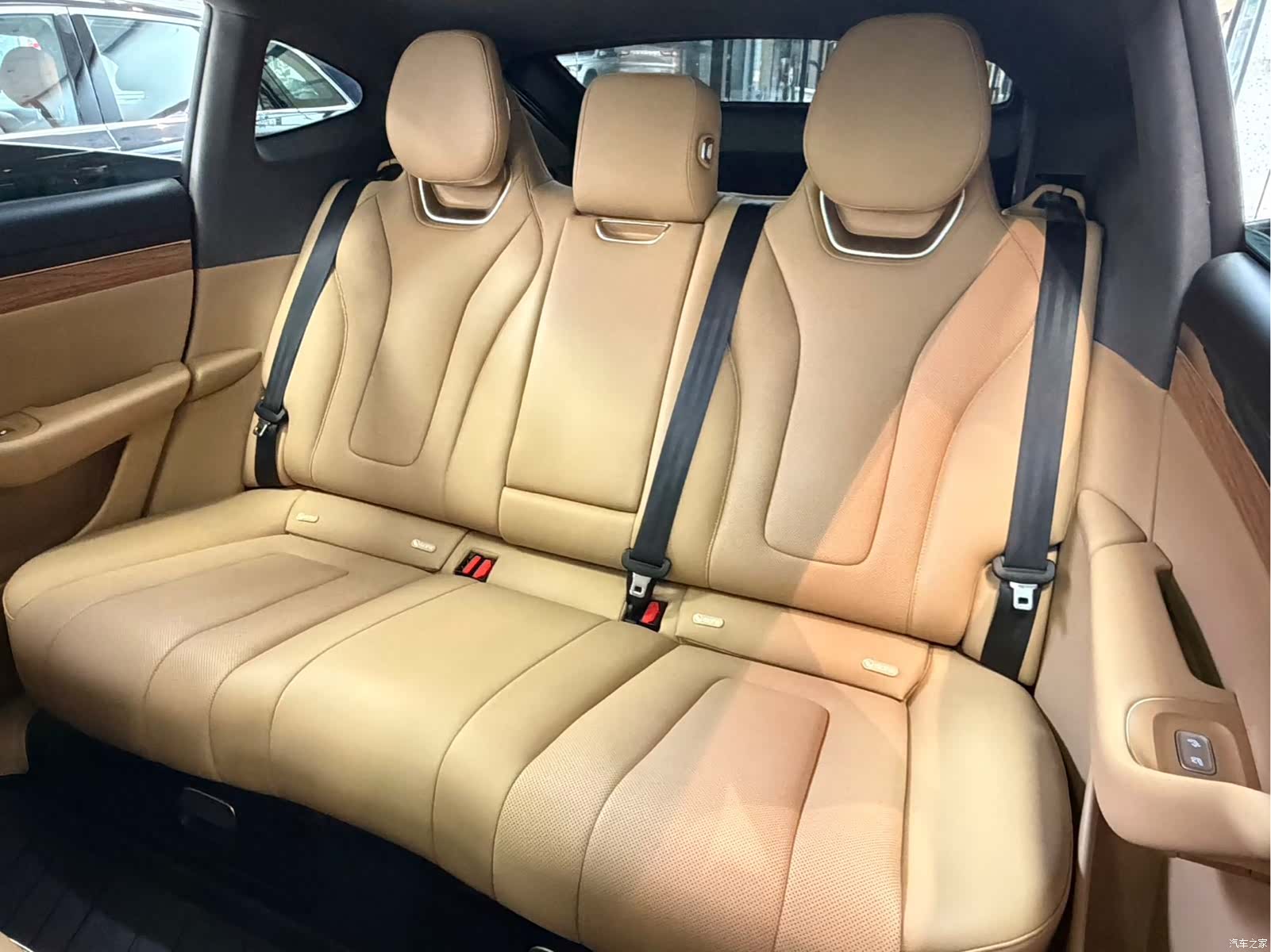 Luxeed R7, 2024 11