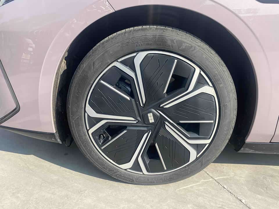 Geely Galaxy Galaxy E8