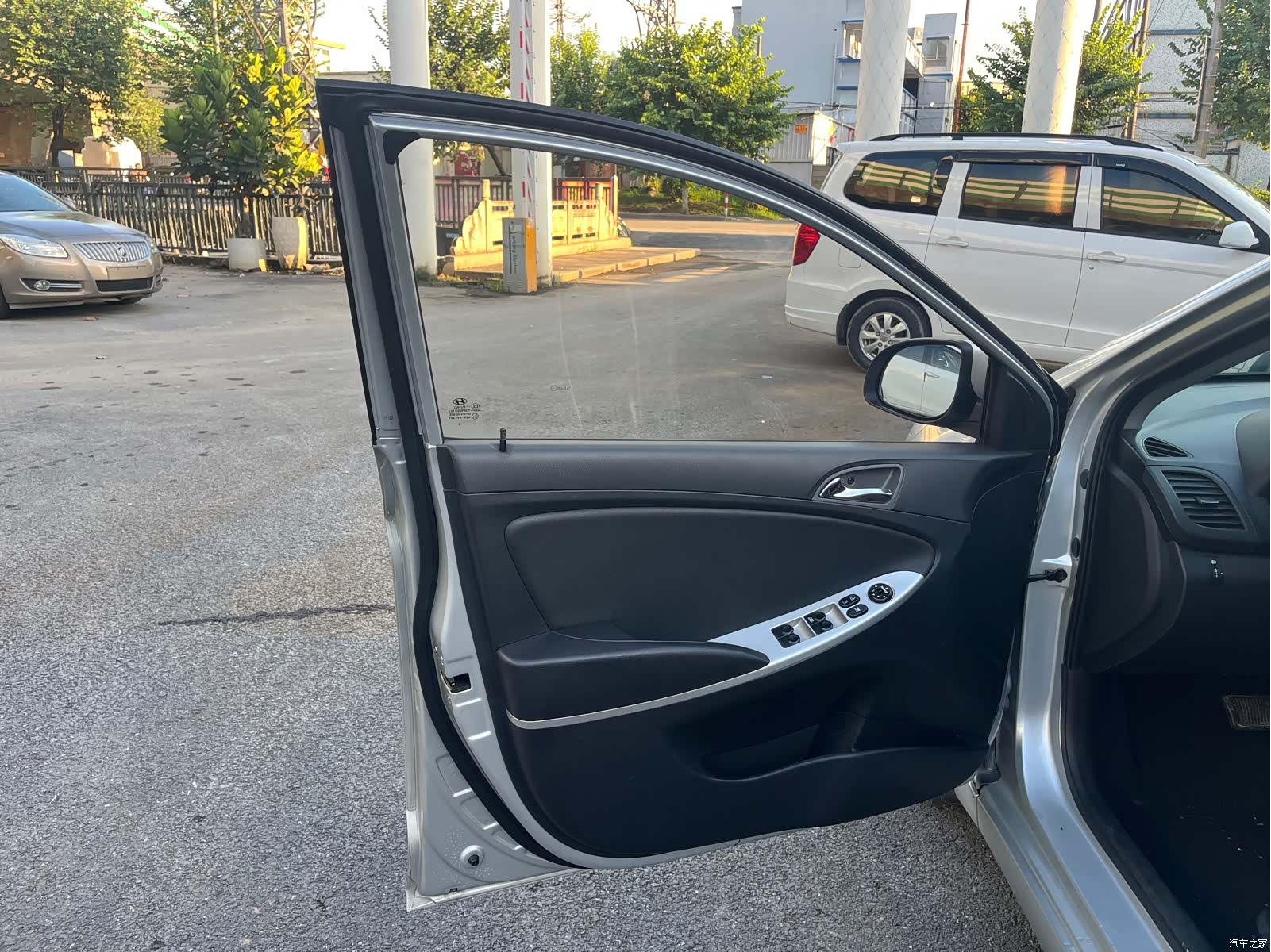 Hyundai GLS, 2012 18