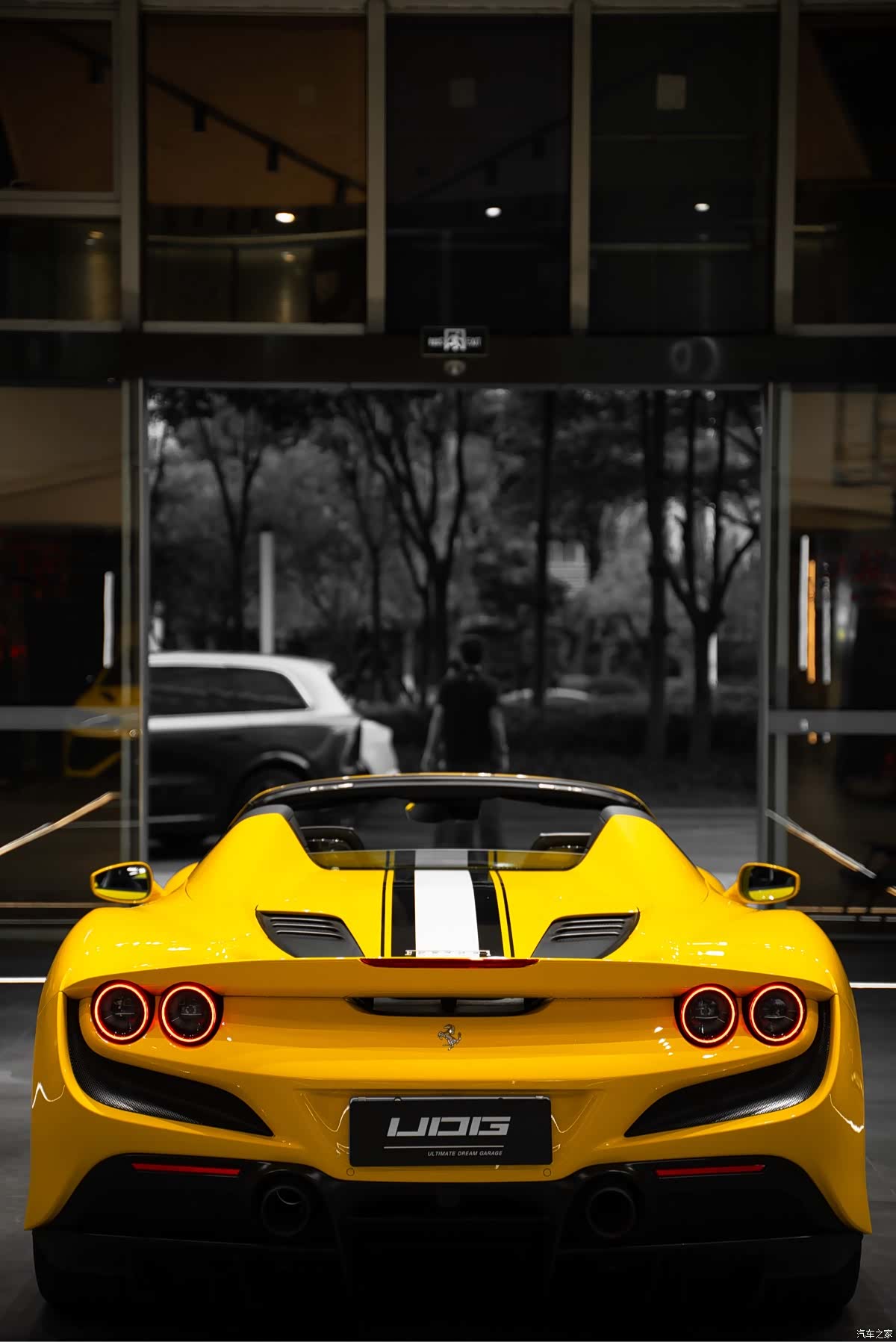 Ferrari F8, 2022 11