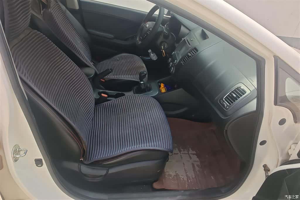 Kia K3, 2015 8