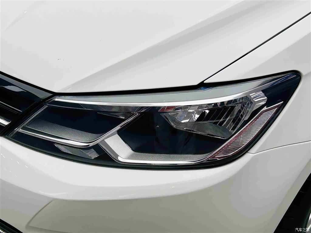 Volkswagen Lamando, 2016 11
