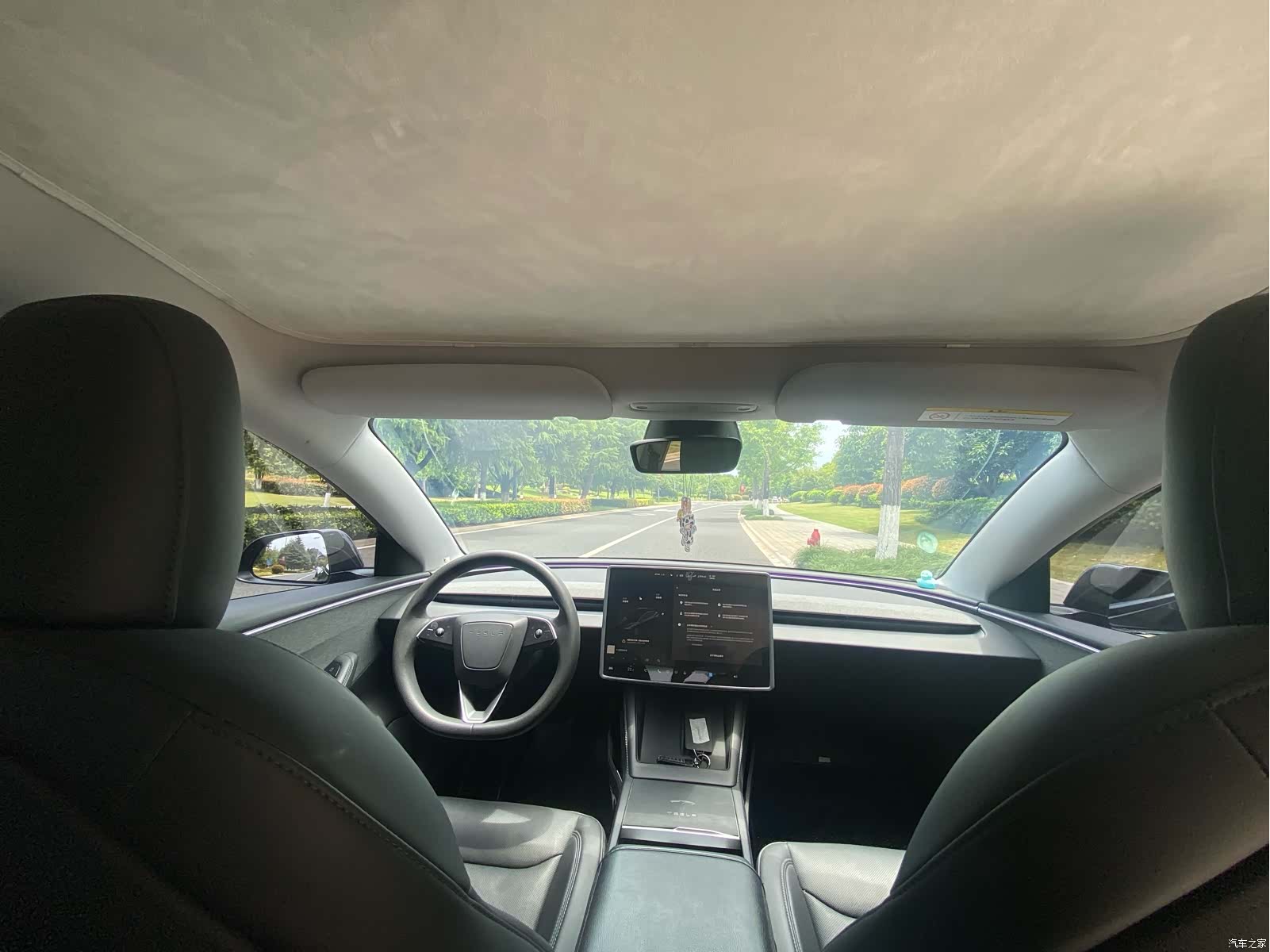 Tesla Model 3, 2024 7