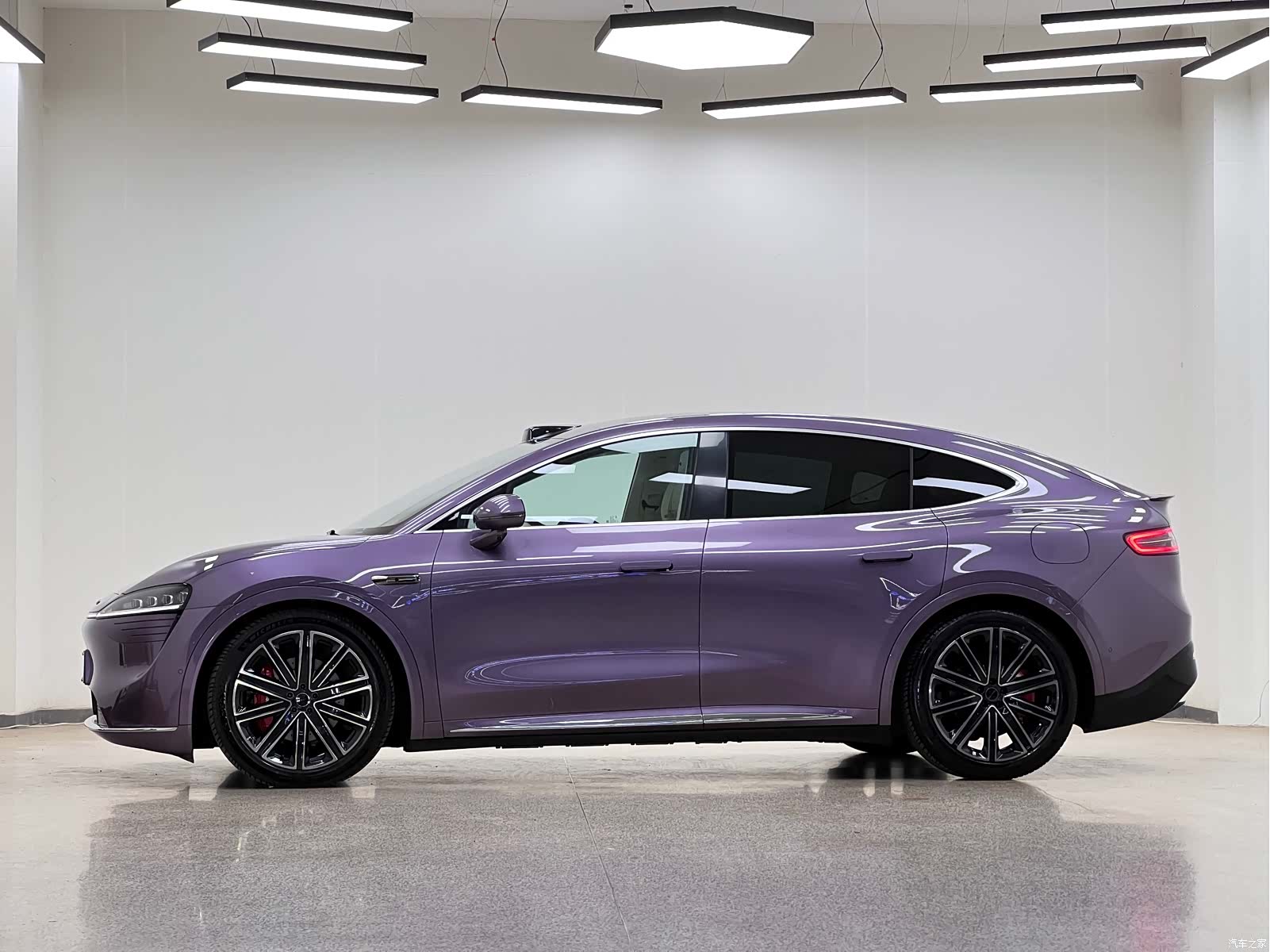 Luxeed R7, 2025 4