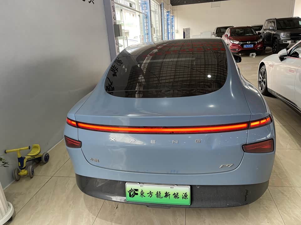 XPENG P7
