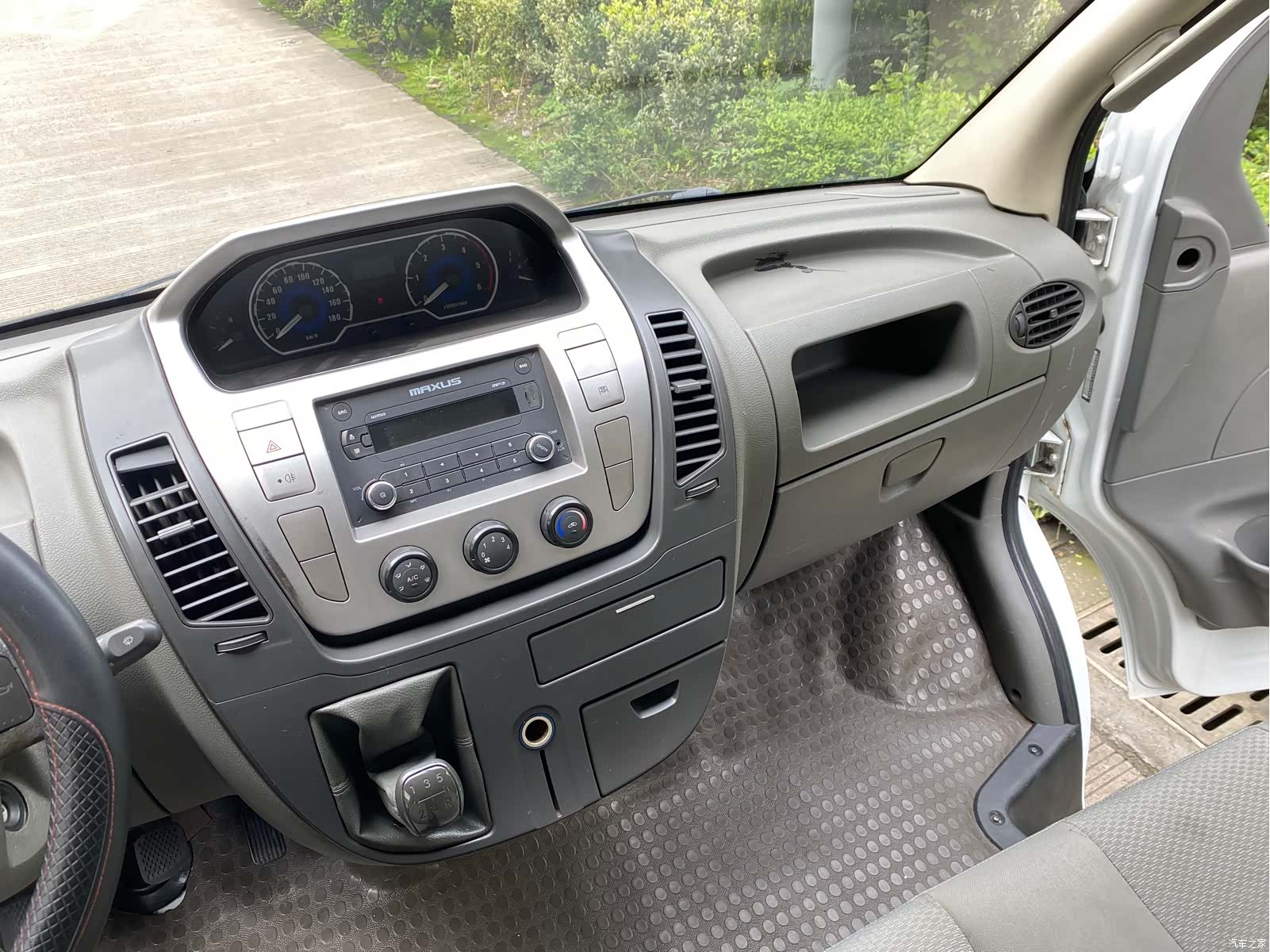 Maxus V80, 2013 11