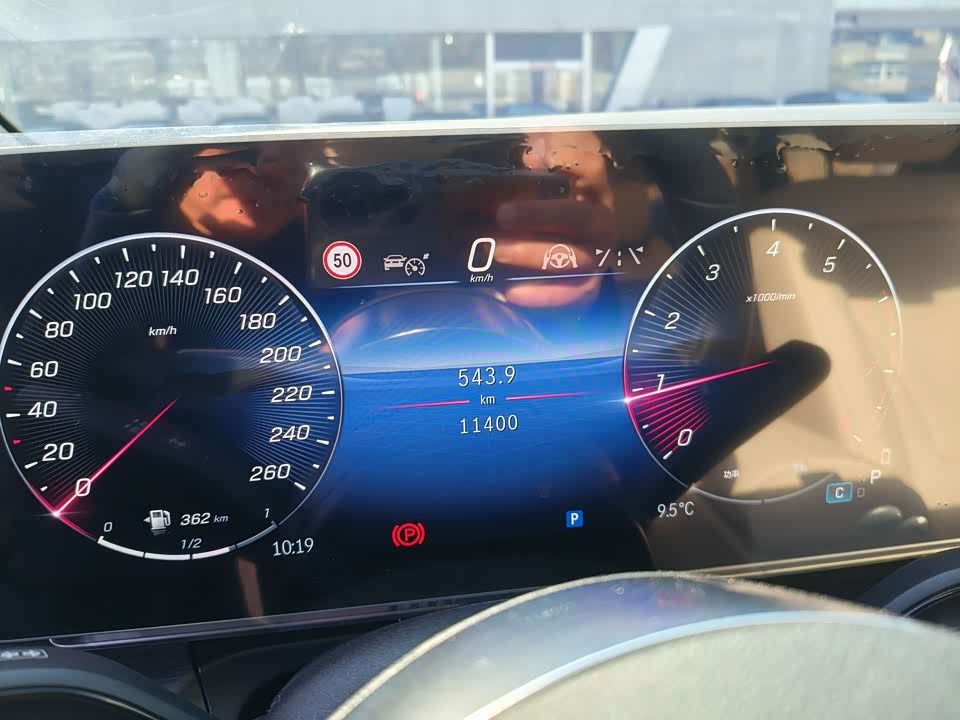 Mercedes-Benz V-class