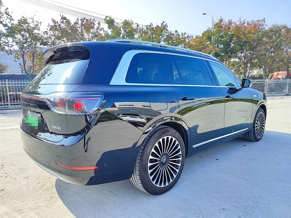 AITO Ask the world M9