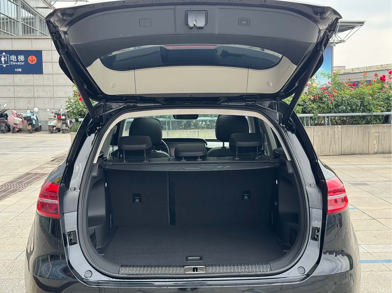 Hongqi HS5, 2022 18