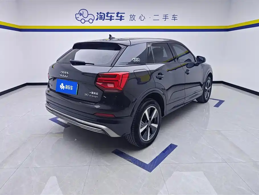 Audi Q2L