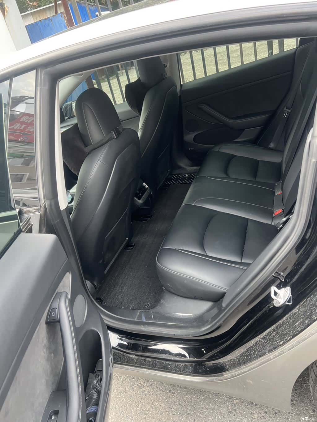 Tesla Model 3, 2023 13