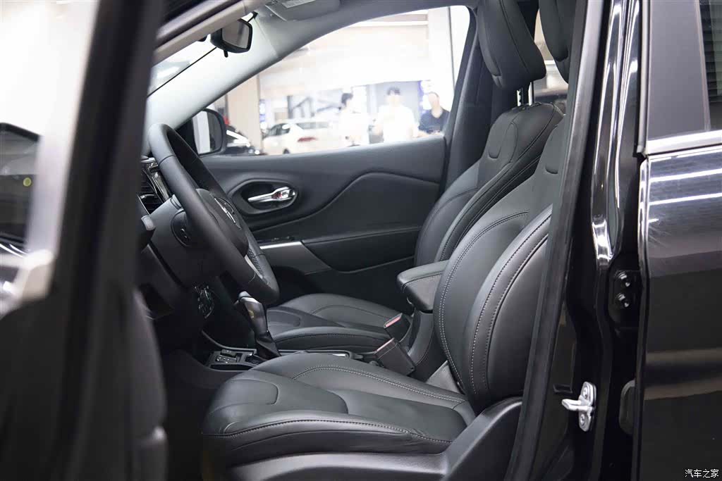 Jeep Cherokee, 2019 16