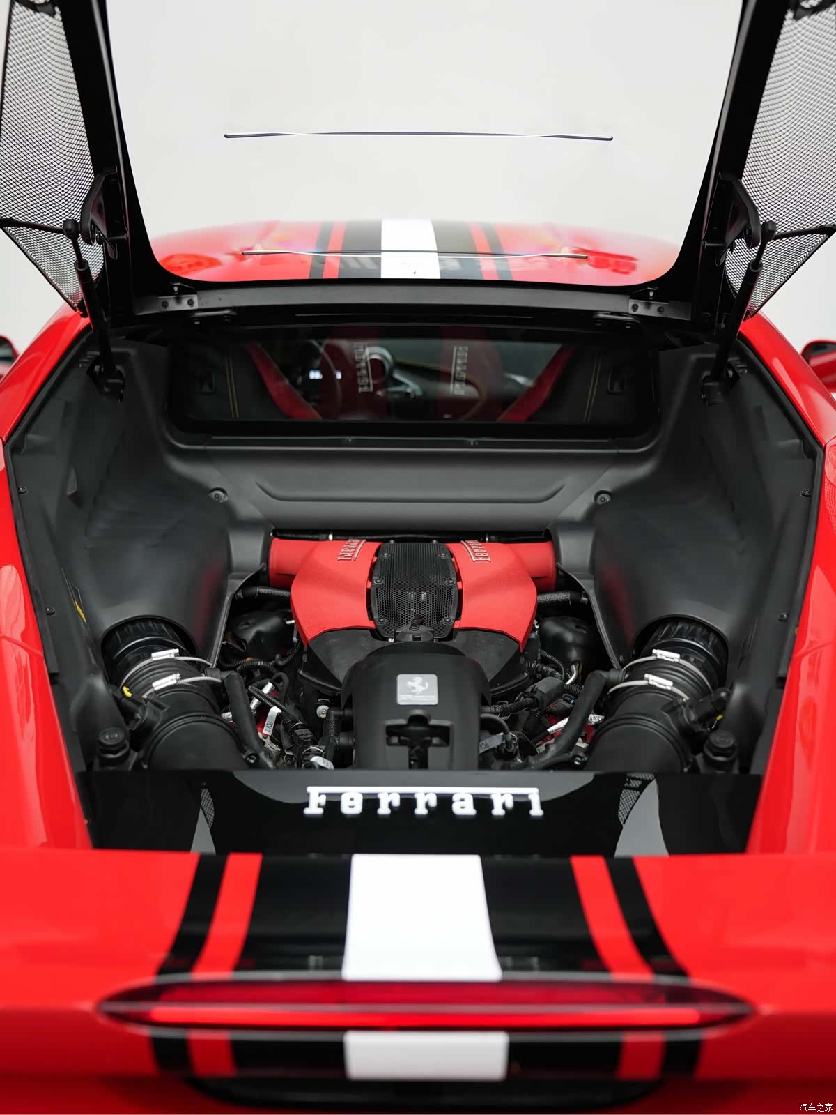 Ferrari F8, 2021 12