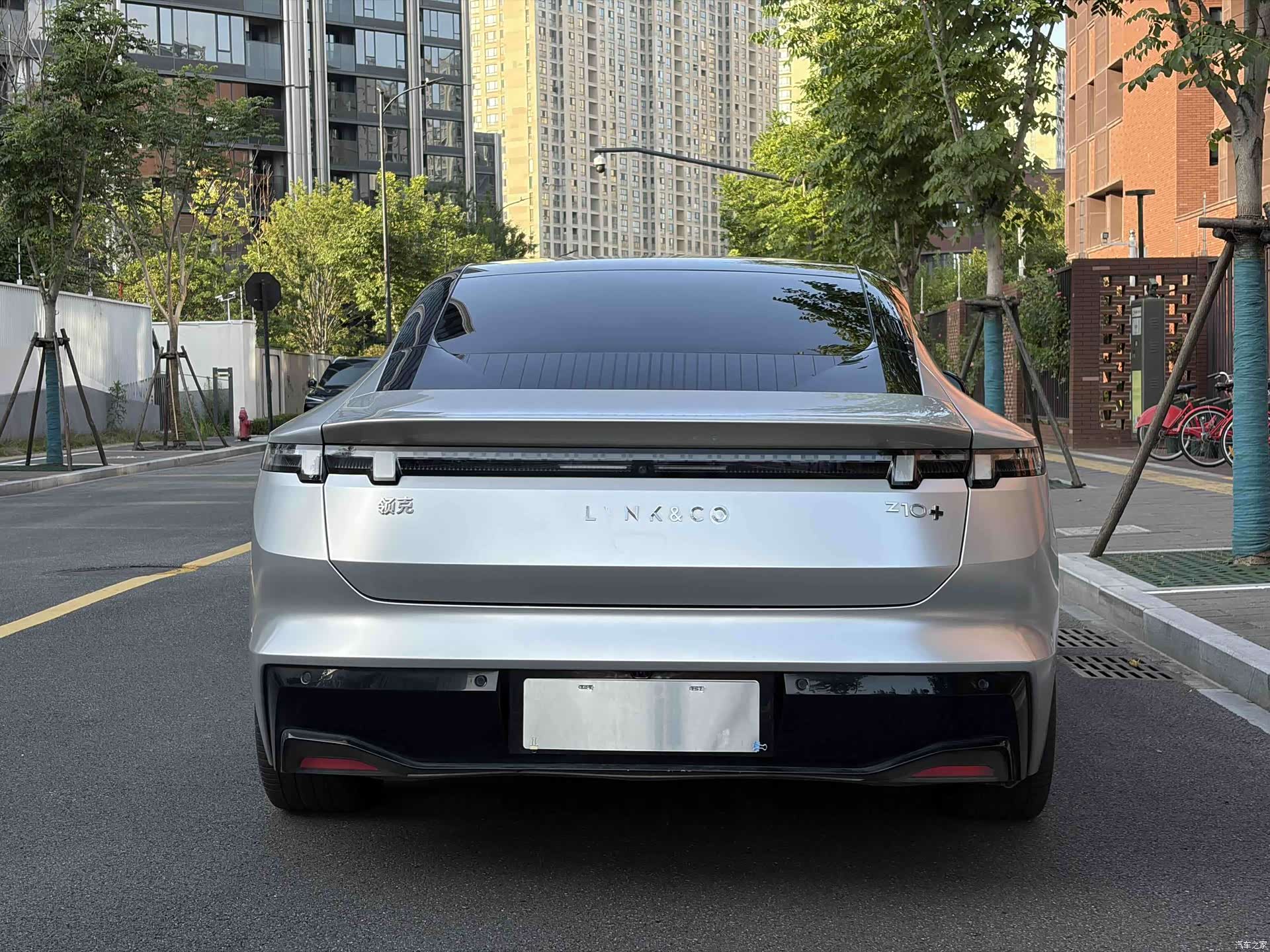 Lynk & Co Z10, 2024 17