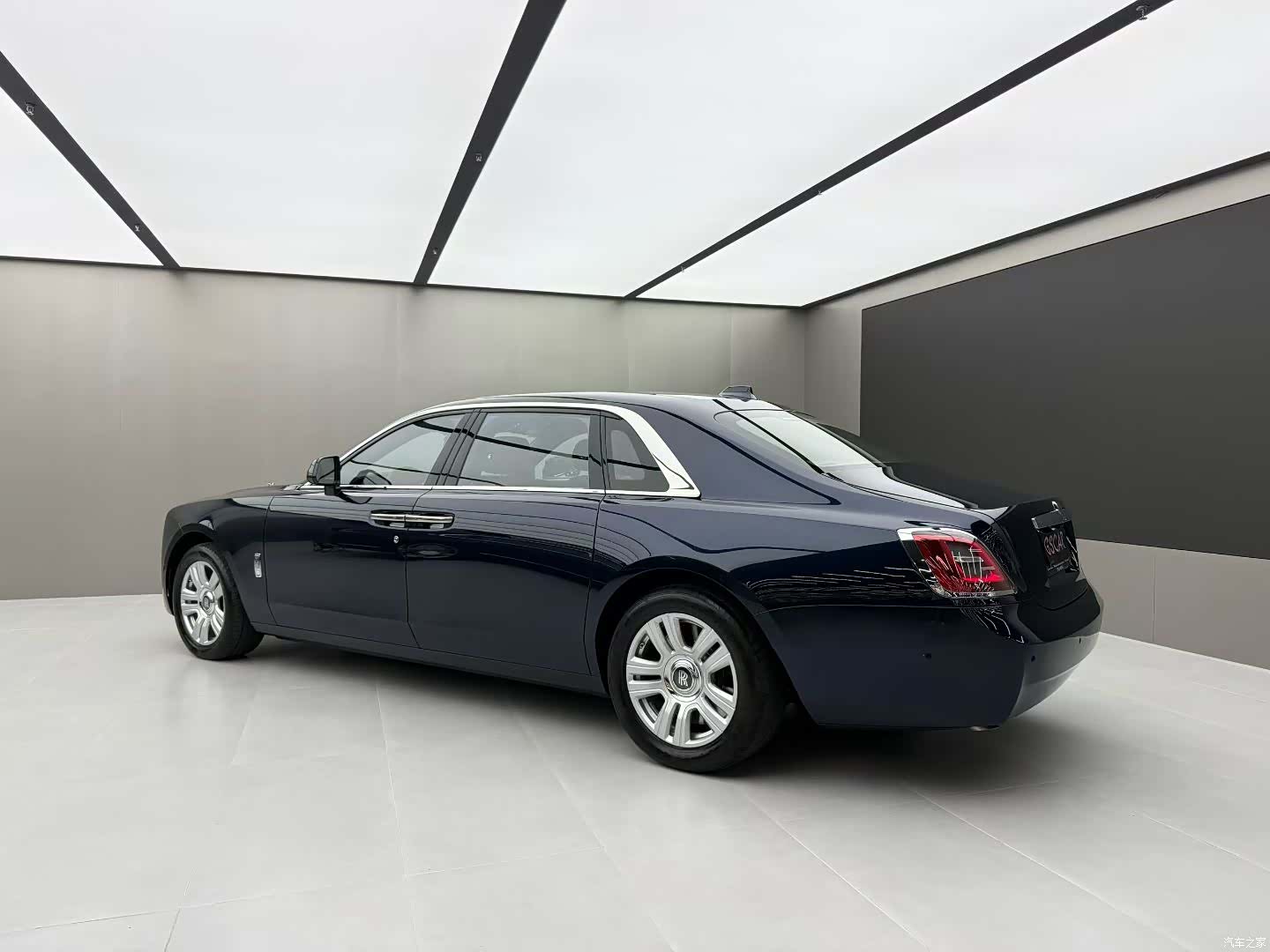 Rolls-Royce Ghost, 2022 все фото