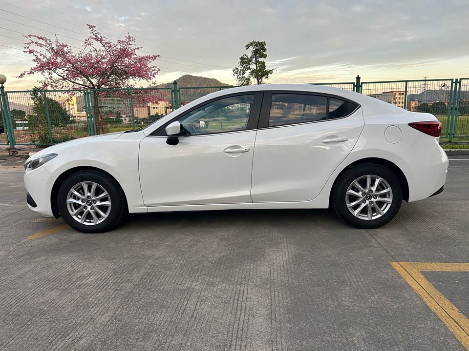 Mazda 3 Angkesaila