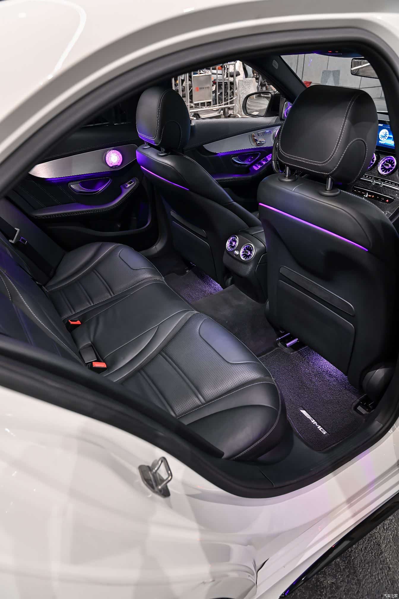 Mercedes-Benz C-Class, 2019 9