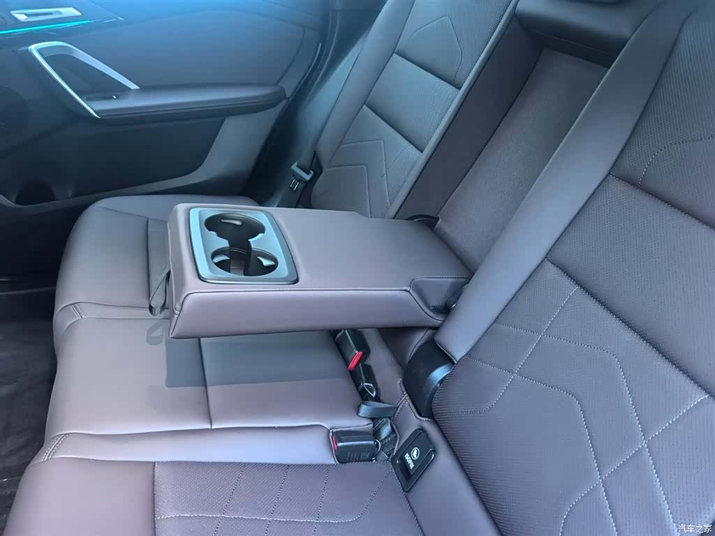 BMW iX1, 2025 17