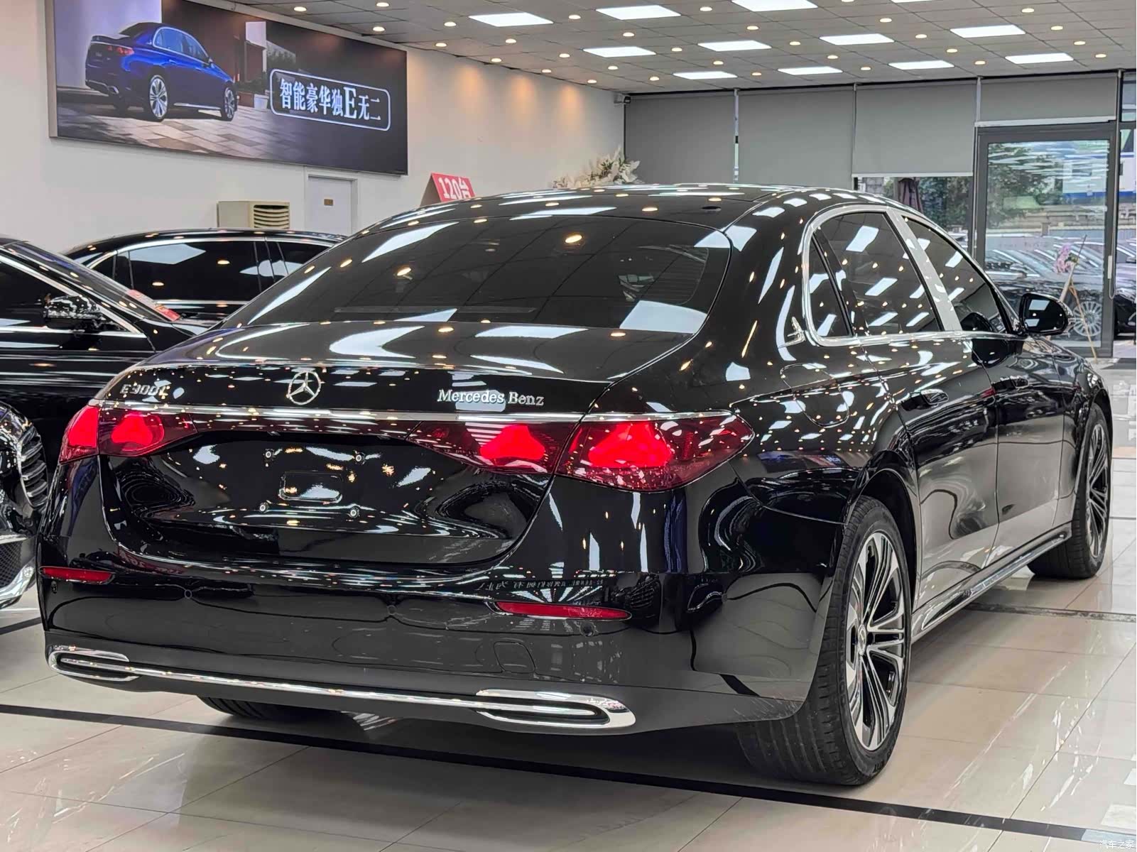 Mercedes-Benz E-Class, 2024 4