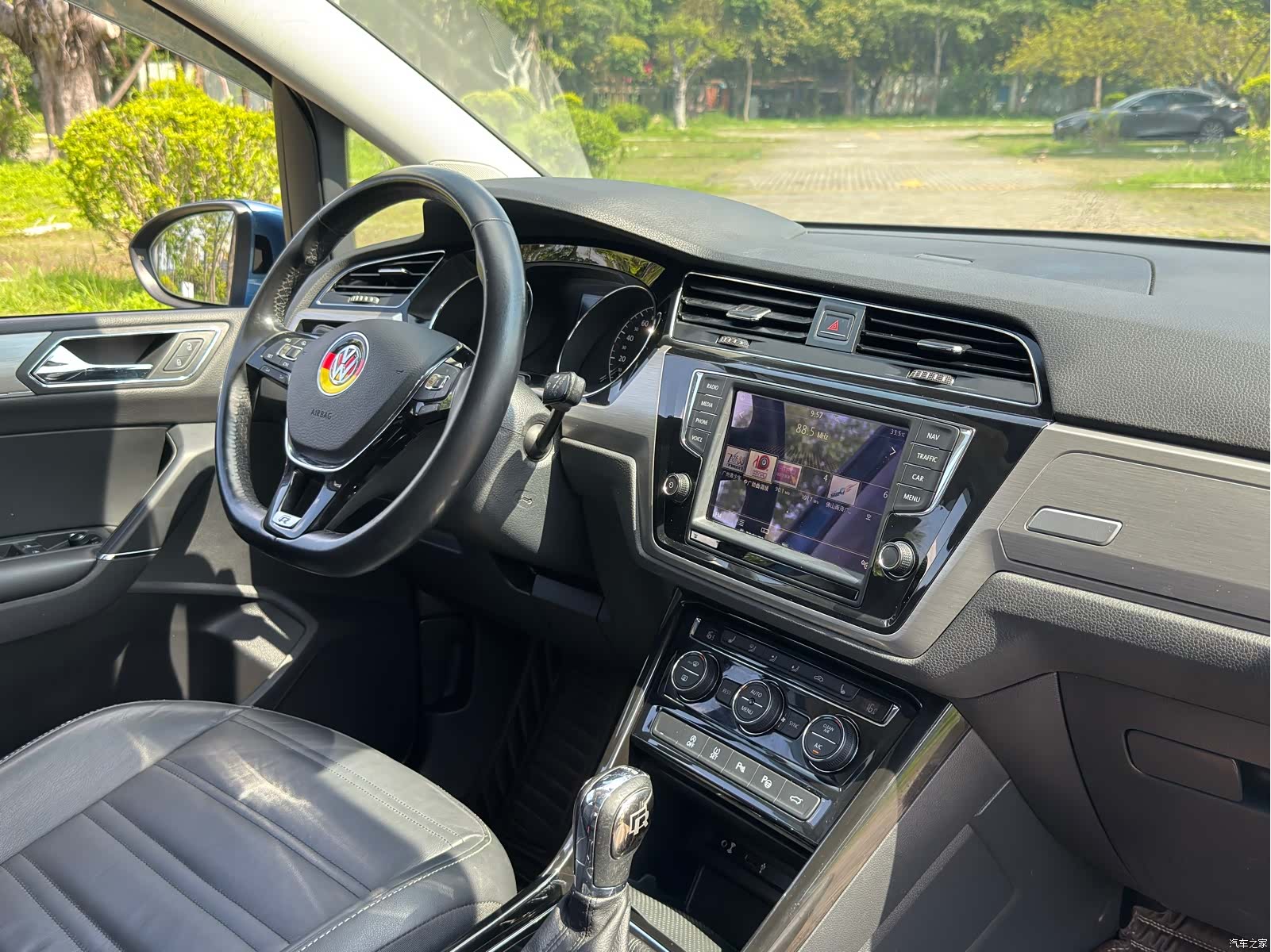 Volkswagen L, 2018 15