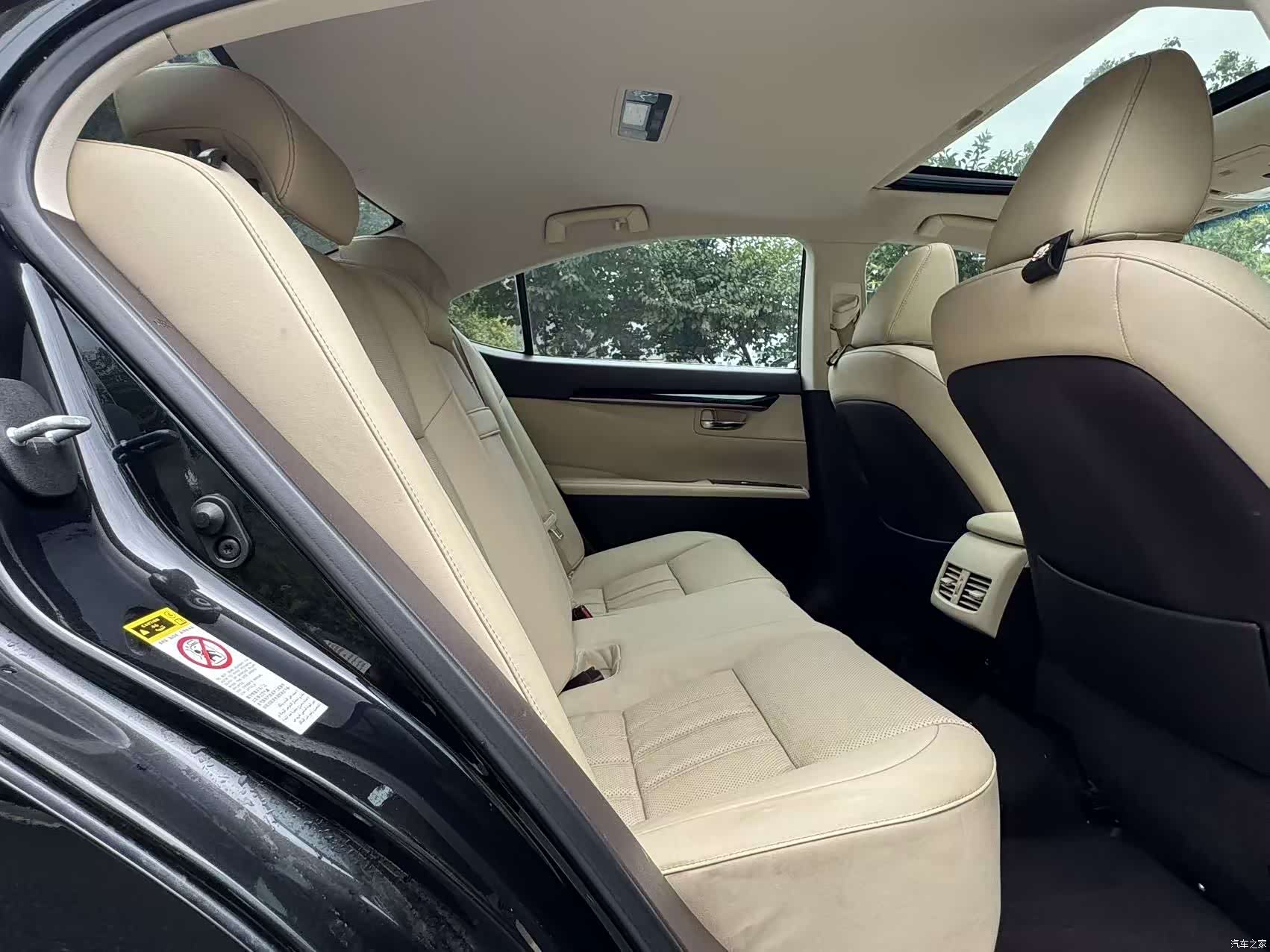 Lexus ES, 2016 12