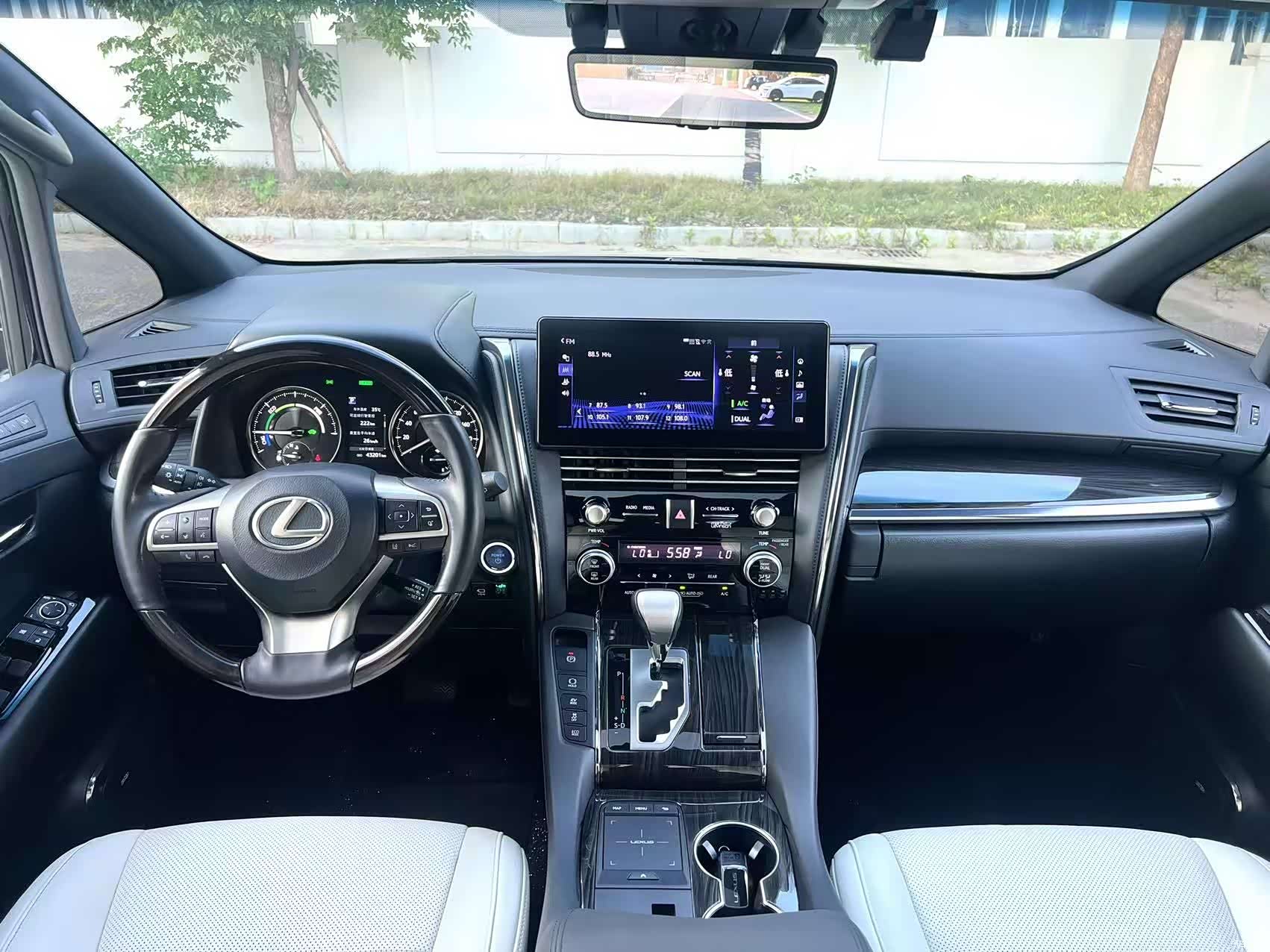 Lexus LM, 2022 12