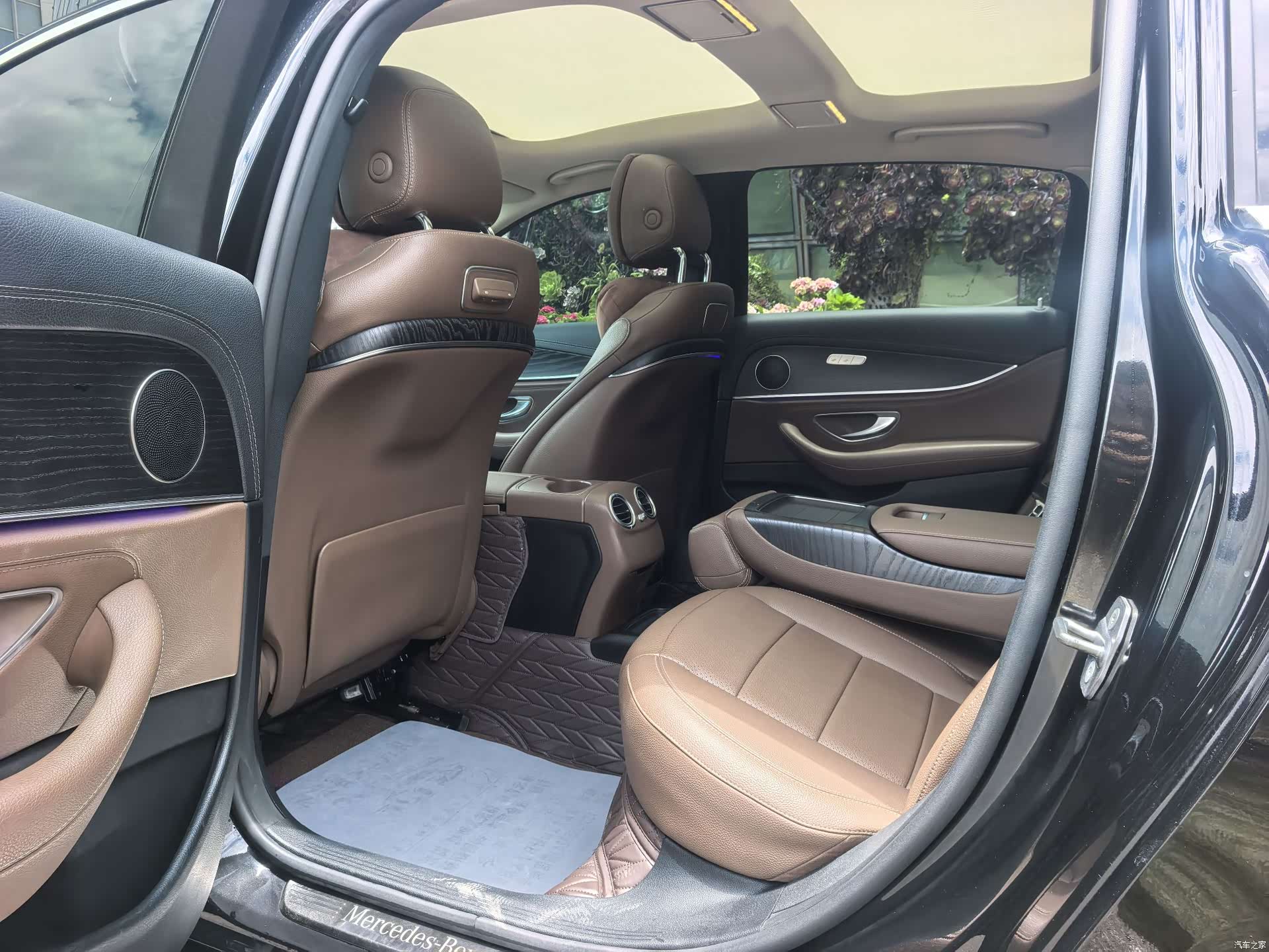 Mercedes-Benz E-Class, 2019 7