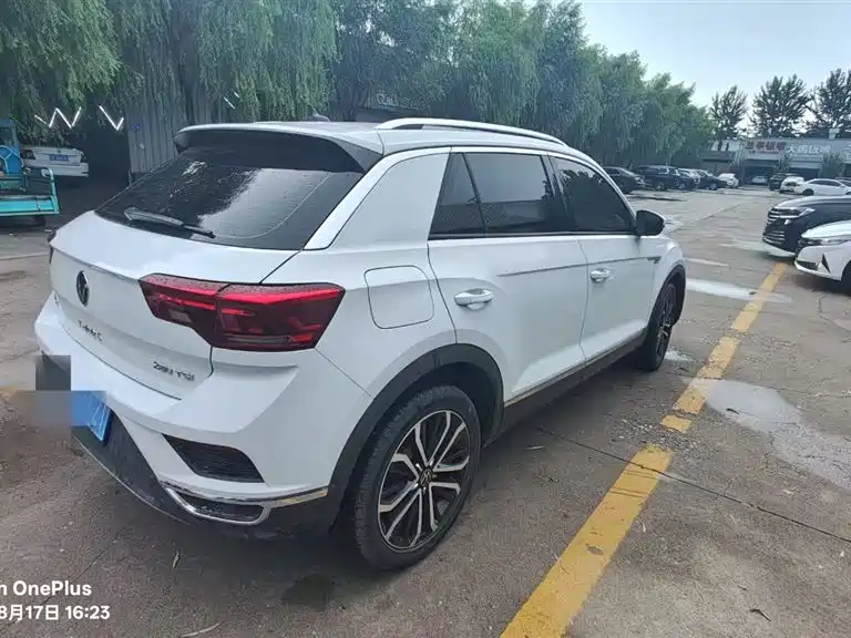 Volkswagen T-ROC exploring Songs