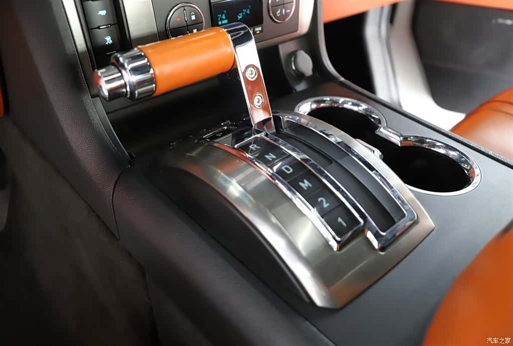 Hummer H2, 2013 9